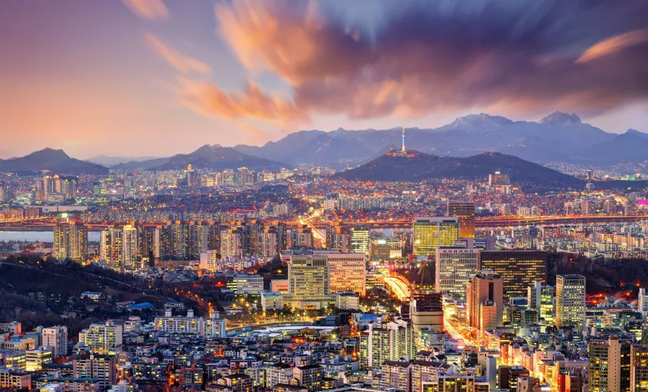Seoul skyline at sunset representing international study opportunities in South Korea