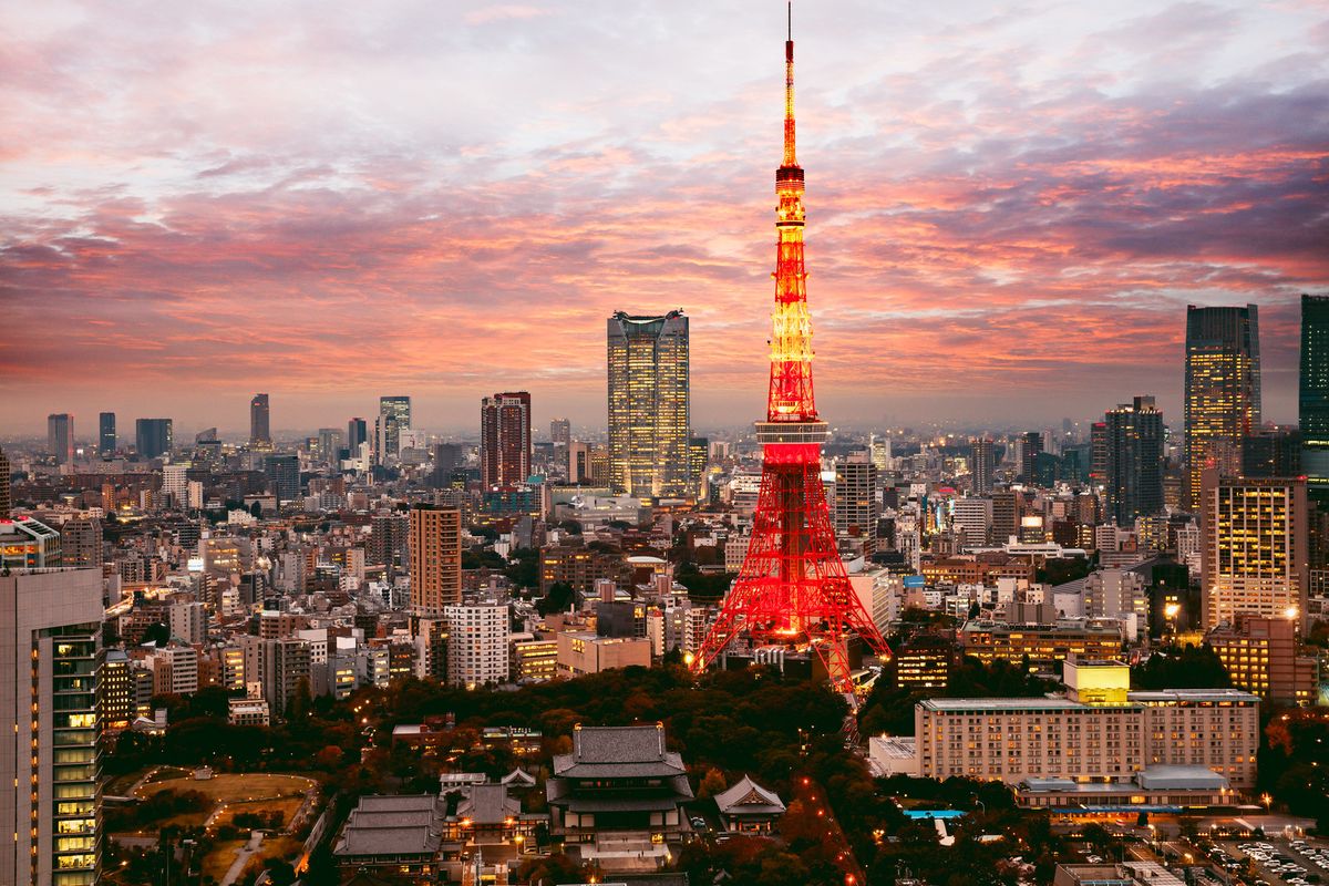 Tokyo skyline with Tokyo Tower representing study abroad opportunities in Japan